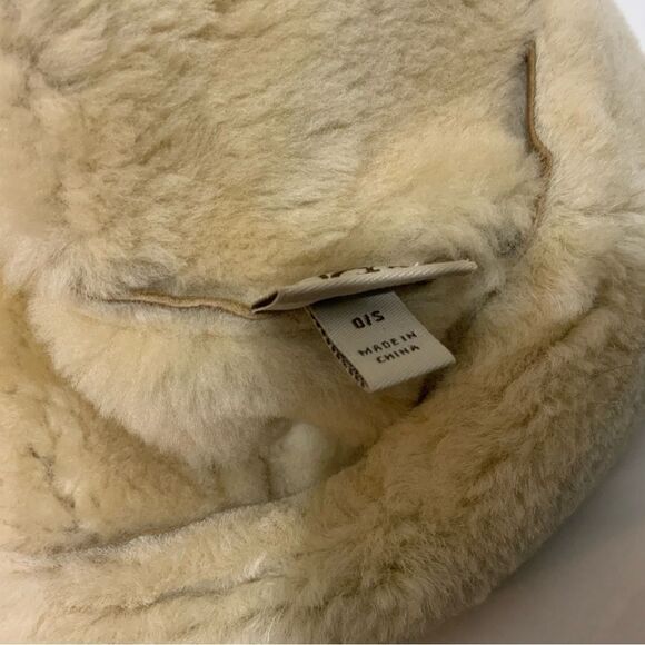 Ugg one size UGG Sheepskin Bucket Hat Sz.one  size Tan fur